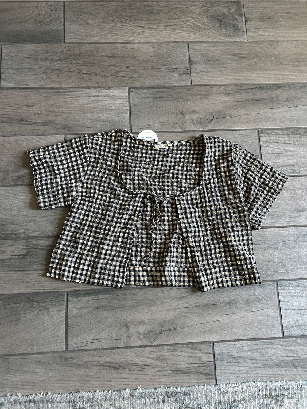 Gingham Scoop-Neck Cropped Top in Black & Cream